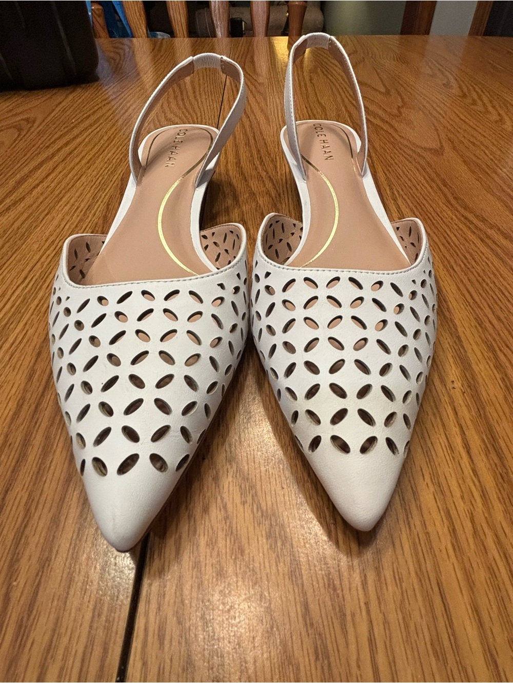 Cole Haan Grand 360 White Laser Cut Slingback Kitten Heels Size 7.5